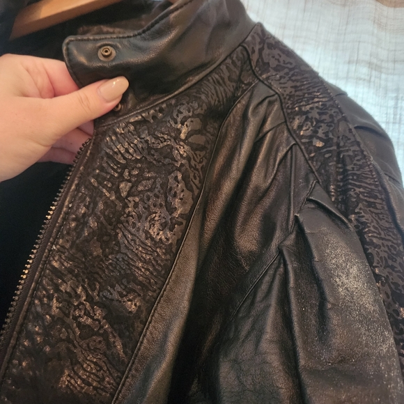 Vintage leather coat - Picture 2 of 6